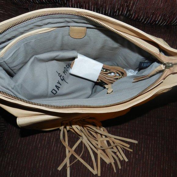 Day & Mood Leather Fringe Padded Sleeve Laptop/Tablet Compartment Bag Camel NWT! - Picture 9 of 13